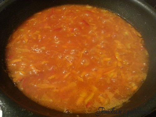 Ёжики из фарша с рисом в томатном соусе. Шаг 5