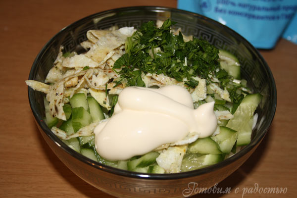 Салат из капусты с огурцом. Шаг 5