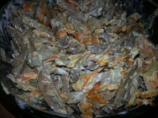 Салат из печени с морковью и луком. Шаг 4
