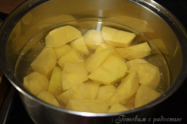 Сосиски в картофельном тесте на сковороде или в духовке. Шаг 1